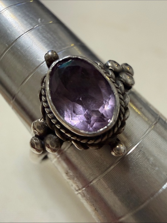 925 Sterling Silver Jewelry - Sterling Silver 925 size 7 Ring with Oval Purple Gemstone
